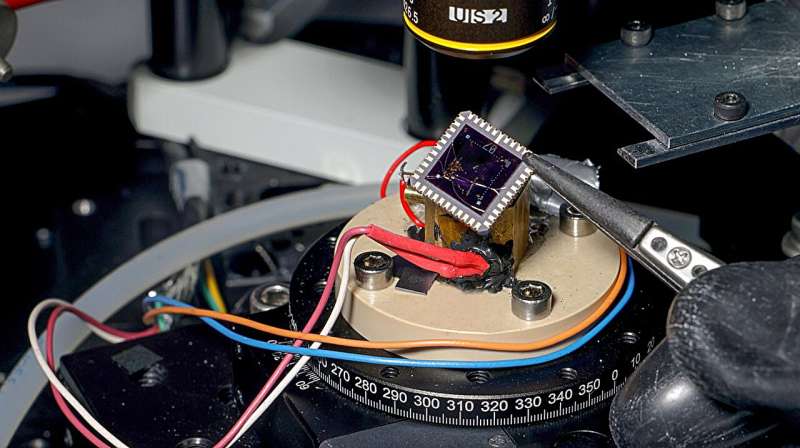 The LANES lab's 2D device made of graphene and indium selenide . Credit: Alain Herzog, Ecole Polytechnique Federale de Lausanne Novel 2D device for quantum cooling converts heat to voltage at ultra-low temperatures